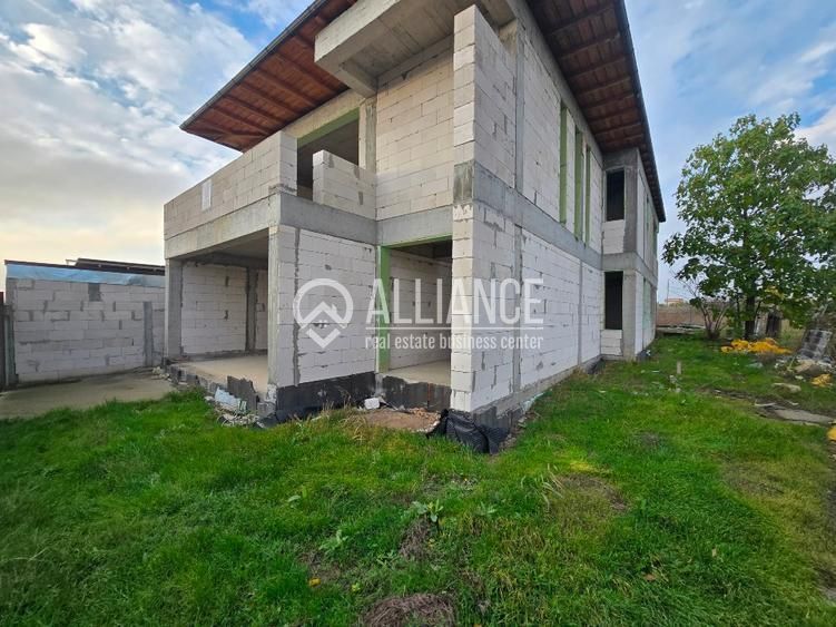 VALU LUI TRAIAN-Casa la rosu + acoperis complet - Poză 3