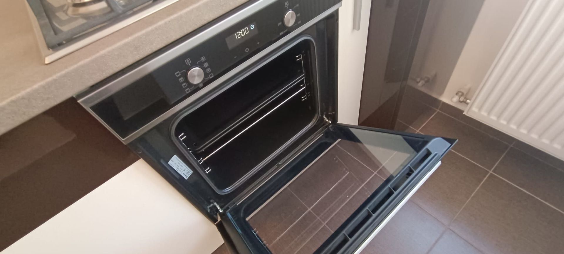 Apart. decomandat ( bucatarie separata+balcon ) + Parcare ! - Poză 10