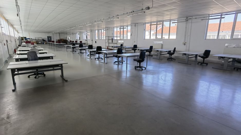 Proprietate industriala  la 35 km de TM - Poză 1