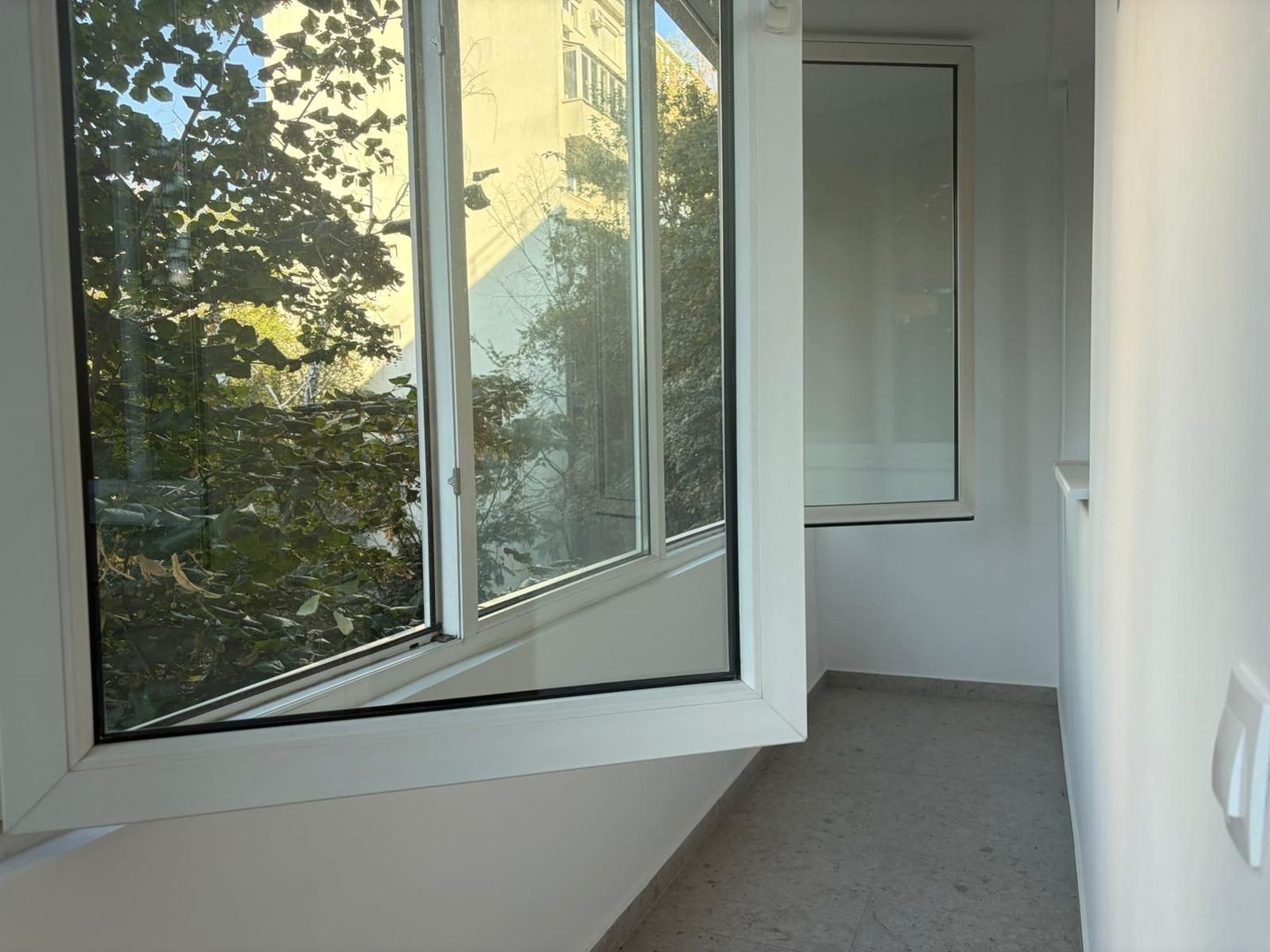 Apartament renovat cu doua camere semidecomandat, piata Domenii - Poză 4