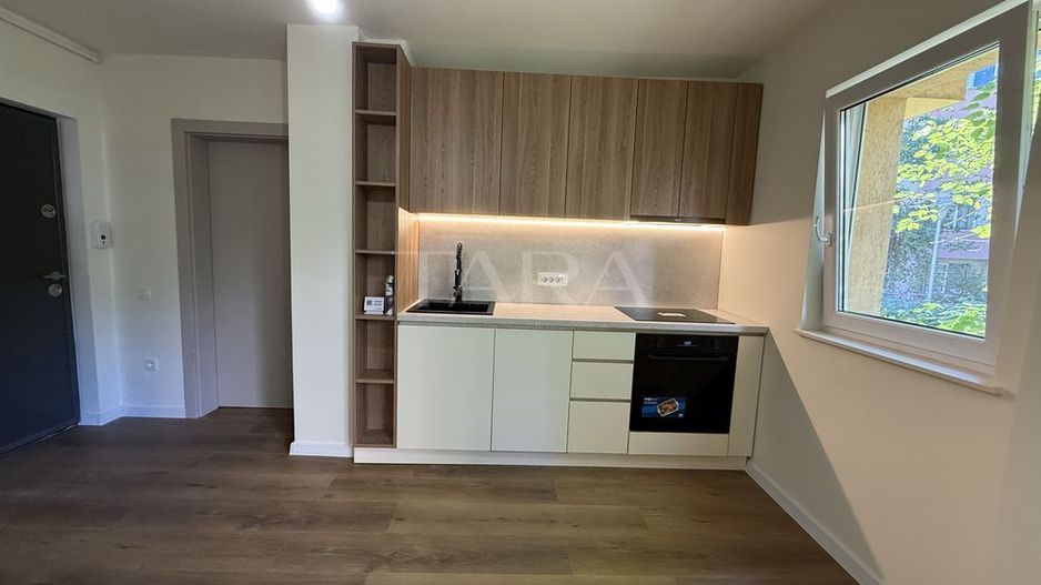 Apartament cu 3 camere, 60 mp, renovat, încălzire în pardoseală. - Poză 1