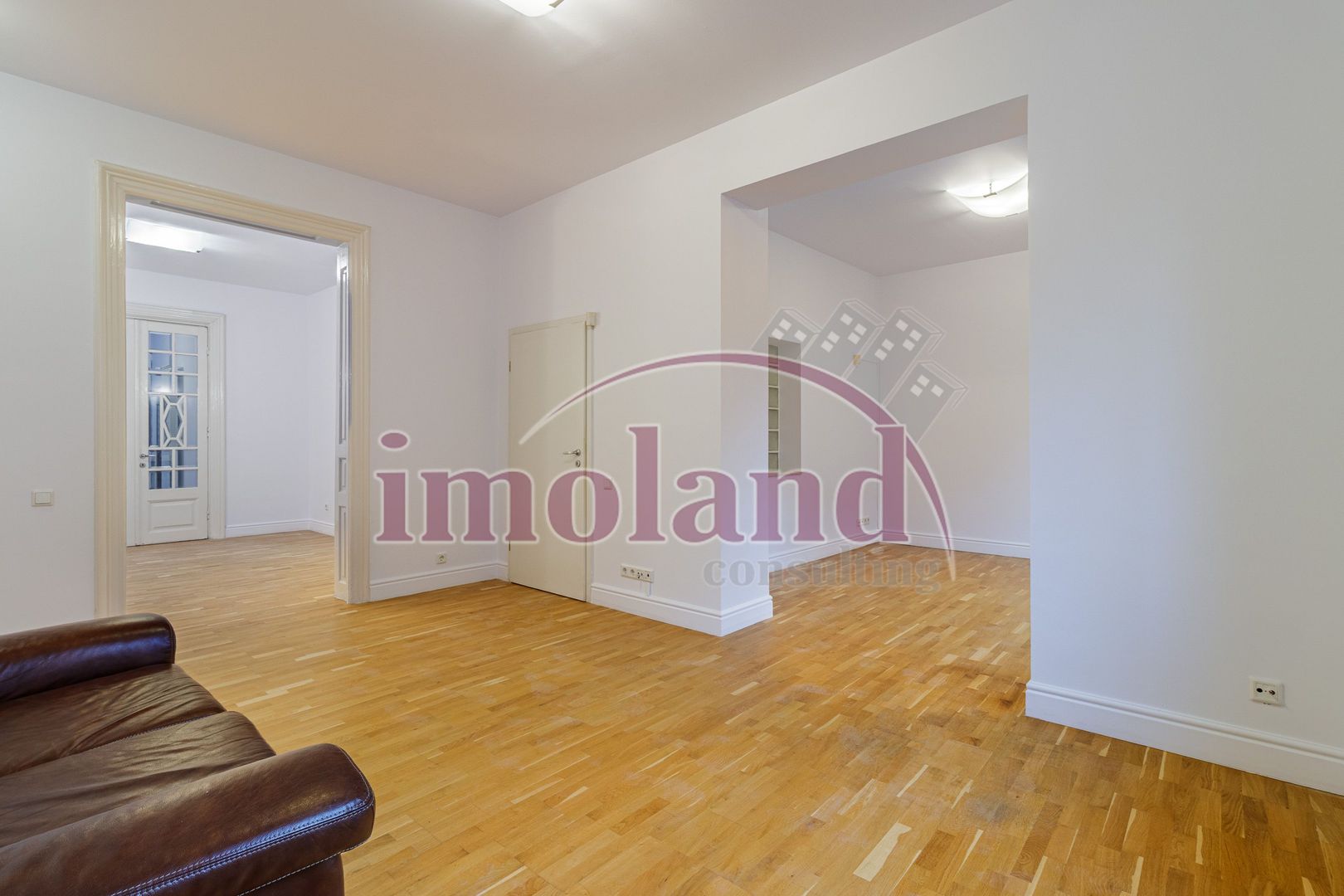 Vanzare - Imobil rar renovat - teren 220mp - Floreasca - Poză 1