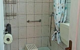 Închiriez garsonieră la casă, potrivită pentru o singură persoană. - Poză 4