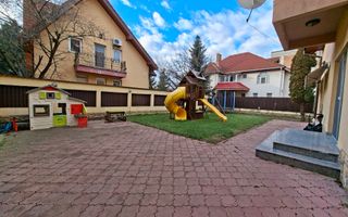 Vilă luminoasă I Gradina mare si loc de joacă privat I Iancu Nicolae - Poză 2