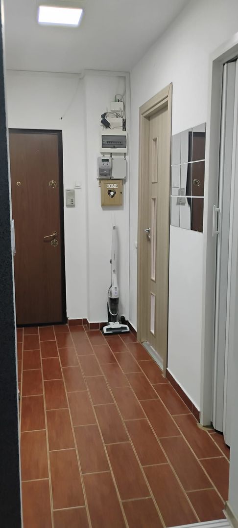 Apartament cu trei camere, zona Straduintei, 95.000€ negociabil - Poză 9