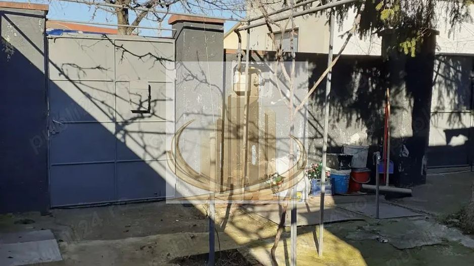 Casa de vanzare 3 apartamente zona Lipovei - Poză 5