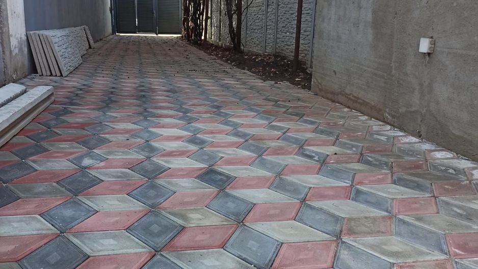 Casa 5 camere, 250 mp teren liber, adiacent șoseaua Leordeni - Poză 1