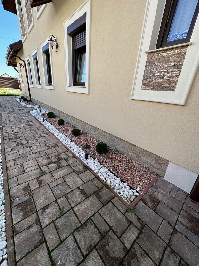 CASA EXCEPTIONALA CU LIVADA PROPRIE - Poză 23