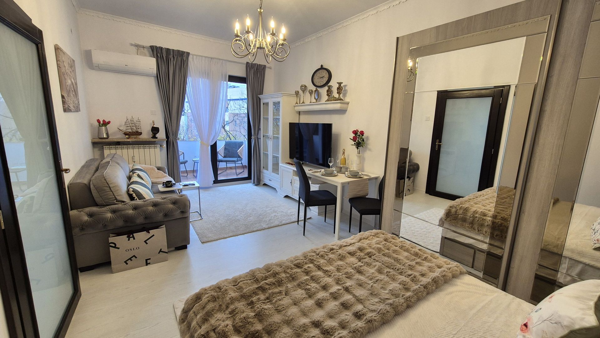 Garsonieră Modernă și Elegantă - Magheru - Romana - Poză 1