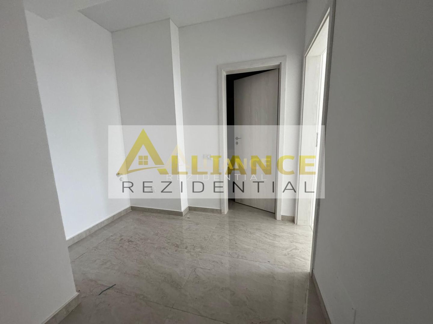 Apartament cu 2 camere decomandat I Parcare subterana - Poză 3