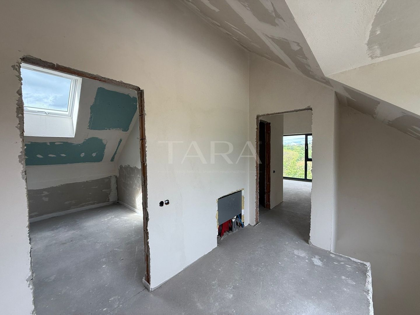 Casă modernă cu priveliște spectaculoasă în Feleacu - Poză 4