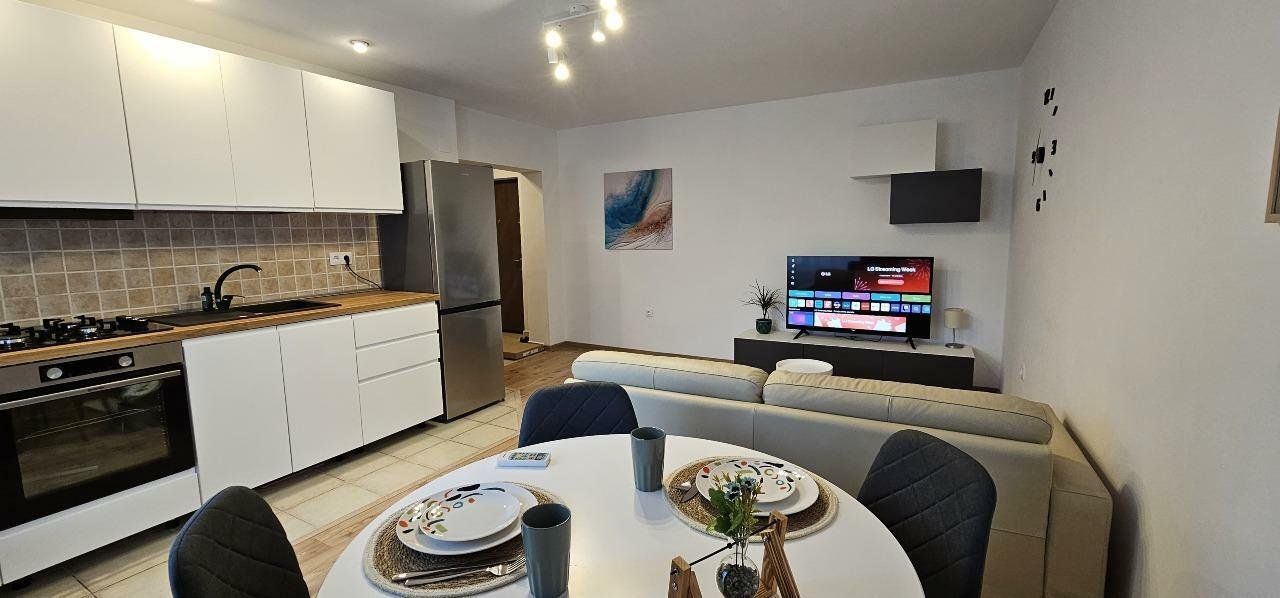 Garsoniera transformata in 2 camere  Octavian Goga - Poză 1