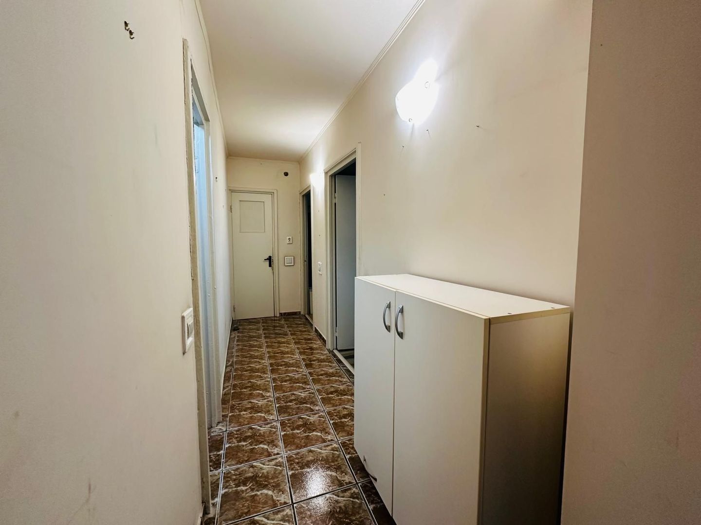 Apartament luminos 3 camere cu balcon generos Parcul Plumbuita - Poză 1