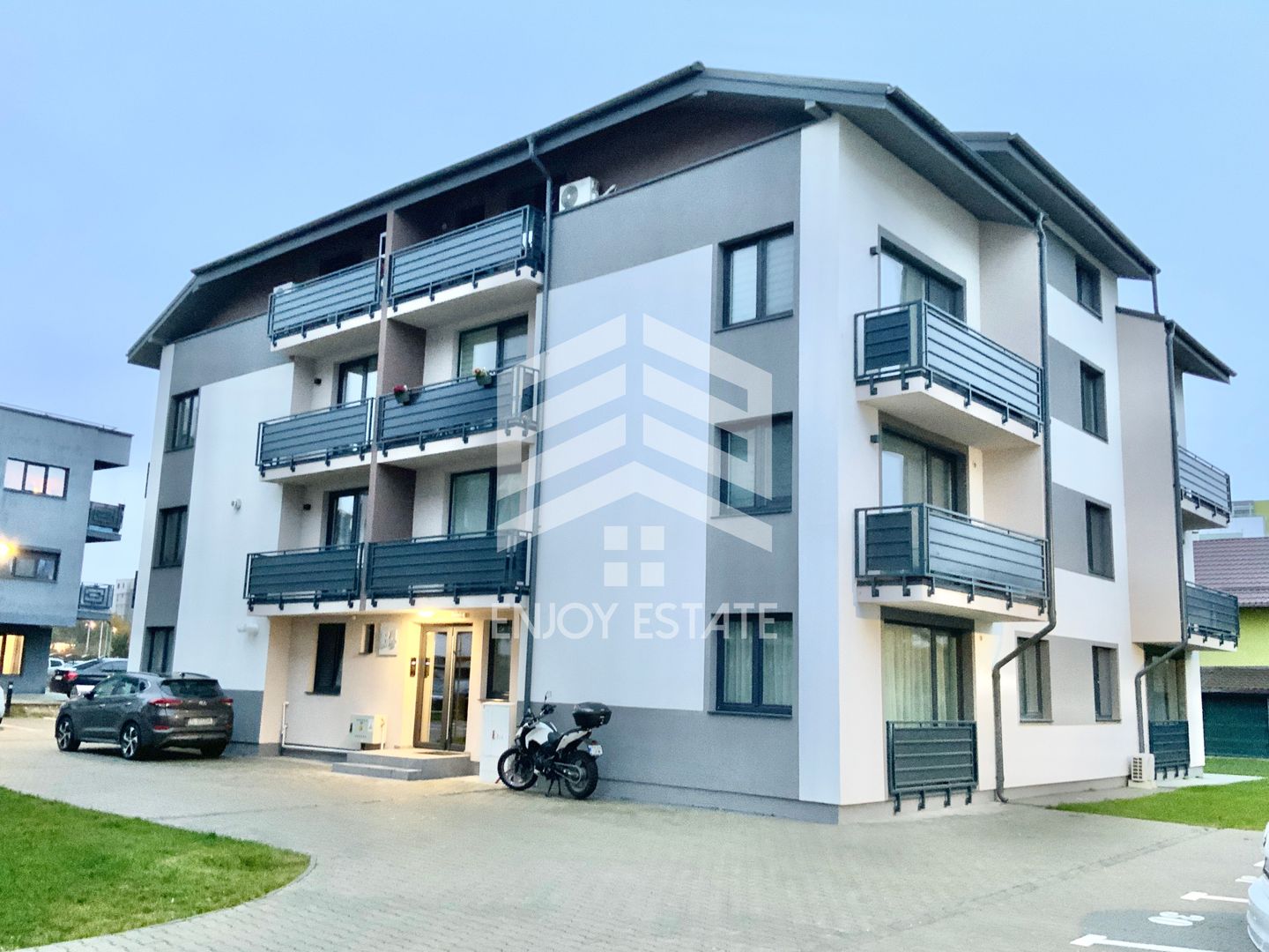 Apartament NOU, mobilat și utilat complet, parcare inclusă - Poză 12