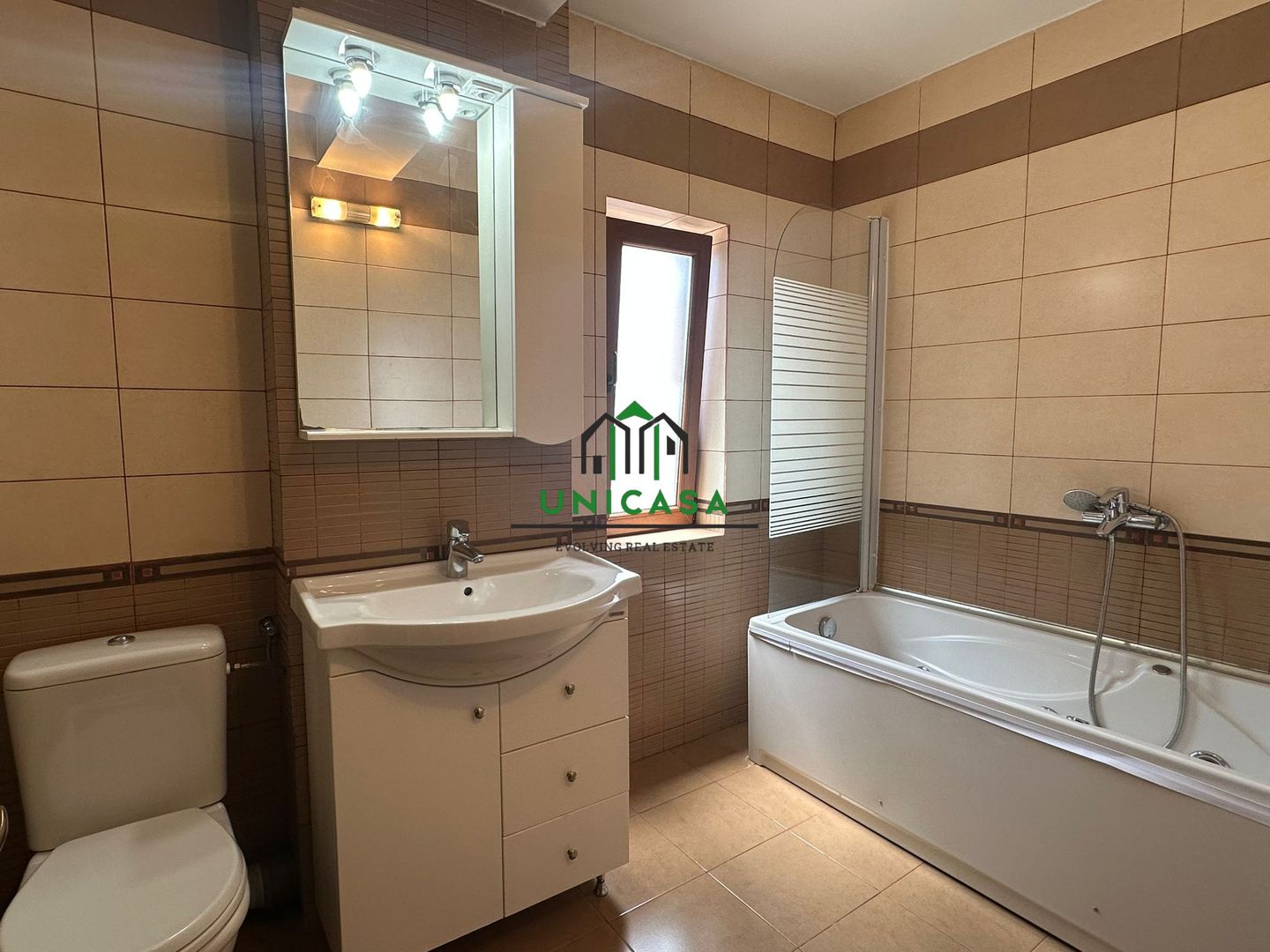 Apartament de inchiriat - 3 camere - Zona Nord - Poză 7