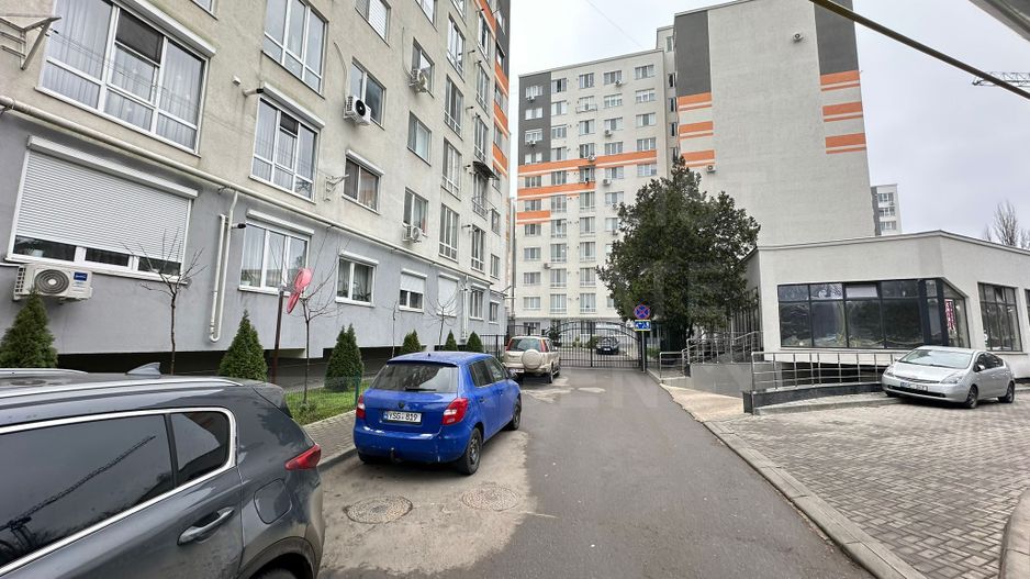 Vânzare, parcare , 20 mp, strada Sprîncenoaia, Centru - Poză 1