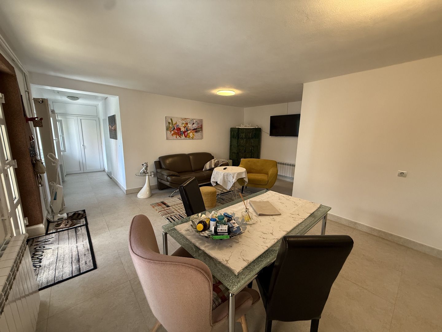 Apartament tip casă la curte, lângă pădure – Zărnești - Poză 12