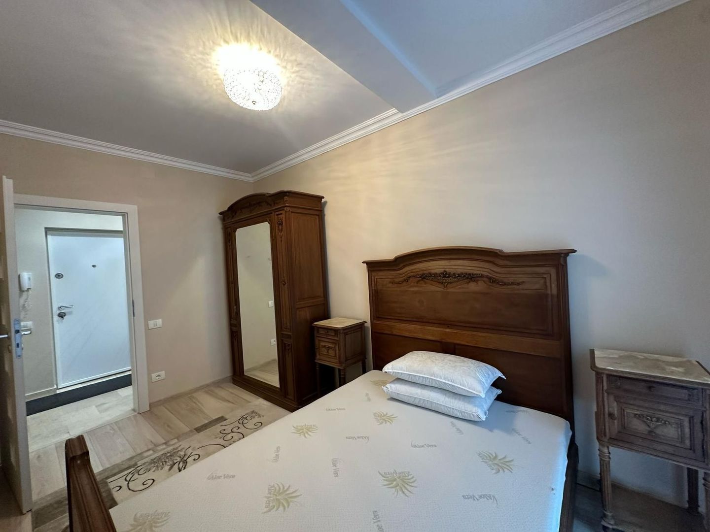 Giroc-Hotel IQ | 3 Camere | Etaj 1 | Mobilat si Utilat | Loc de parcare - Poză 9