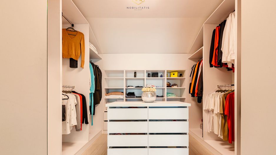 O Capodoperă Arhitecturală, Oferind Eleganță și Confort - Dumbravita - Poză 13