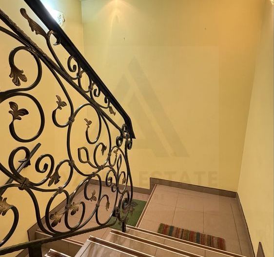 Apartament modern 3 camere cu balcoan terasa și curte comuna in Strand - Poză 7