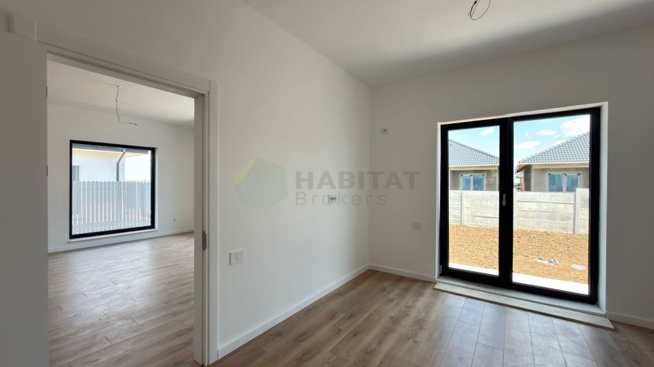 Casa 4 camere pe parter-Tunari | Teren 400 mp - Poză 12