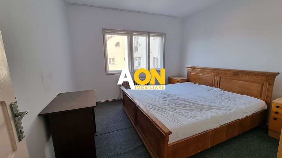 Apartament 3 Camere Decomandat, Bloc cu Lift, Zona Centru - Poză 2