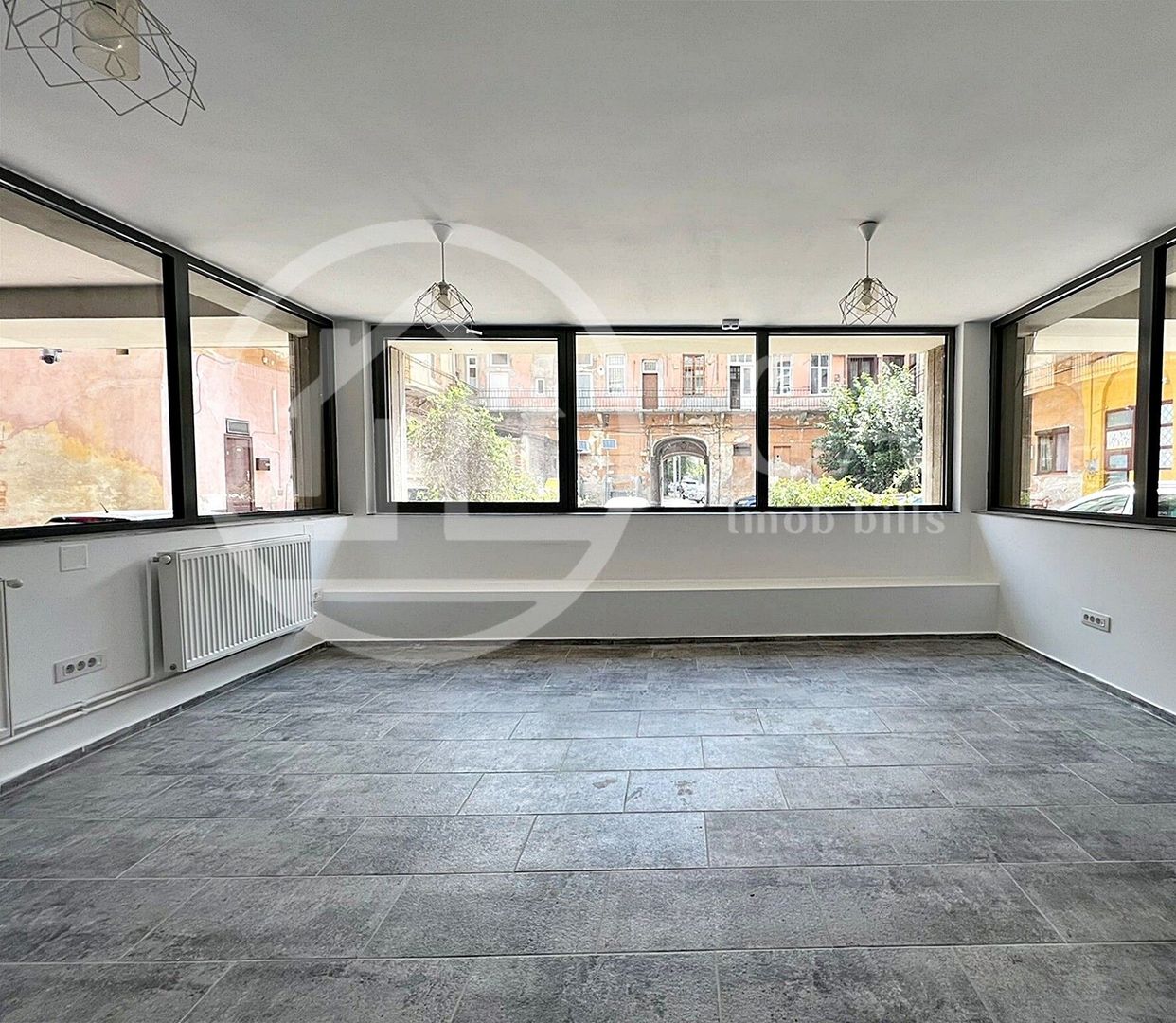 Spatiu comercial de inchiriat ultracentral, Oradea - Poză 2