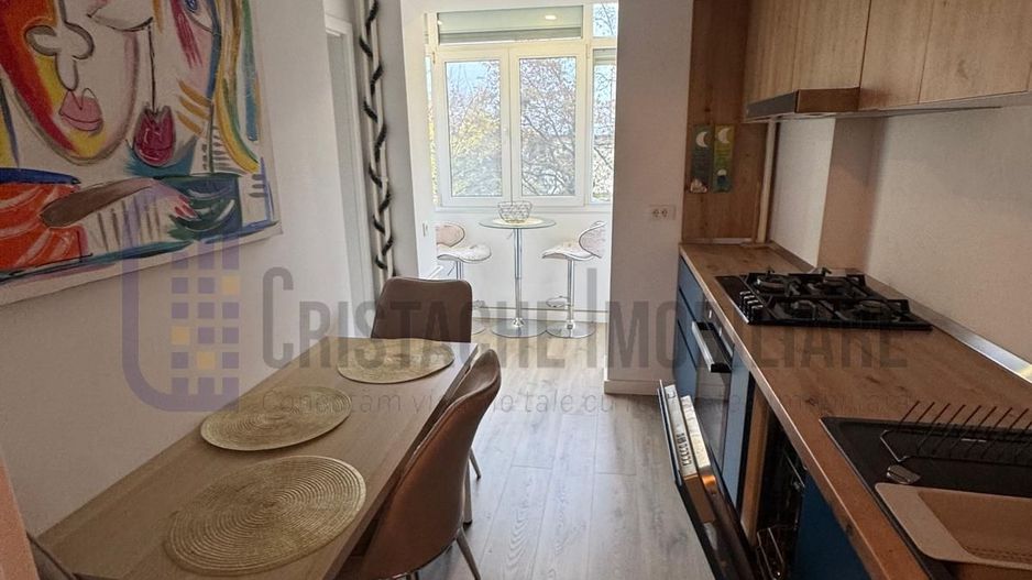 Apartament 2 camere, renovat si amenajat modern, metrou P-ța Unirii la 10 min. - Poză 2