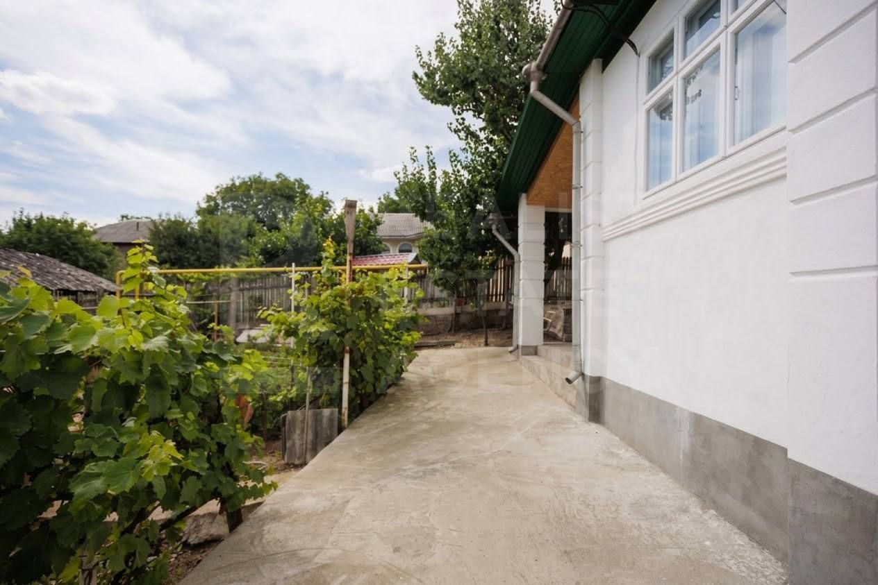 Vânzare, casă 96 mp + 7 aei, str. Ștefan cel Mare, Stășeni - Poză 2