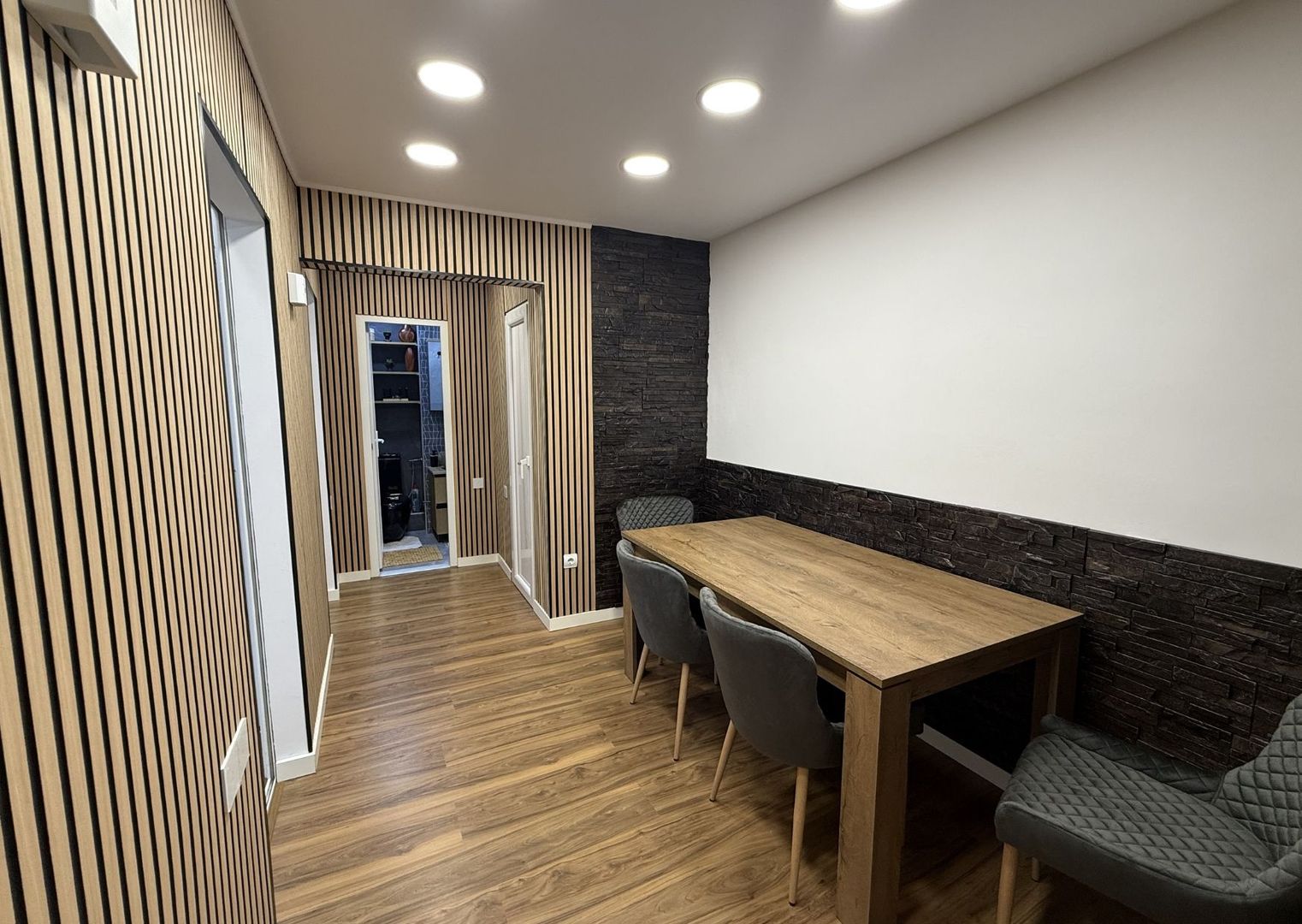 Apartament decomandat 3 camere, de vanzare - Poză 12