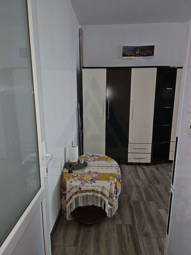 Apartament 3 camere 54 mp utili balcon si parcare privata Selimbar - Poză 8