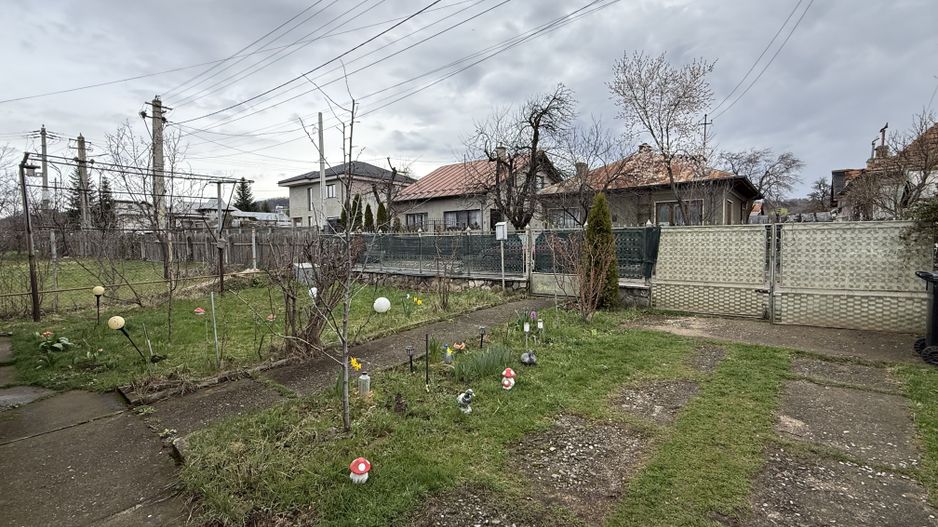 Casă corp C1 84mp + casă corp C2 51mp+garaj+ grădină și teren 889mp - Poză 22