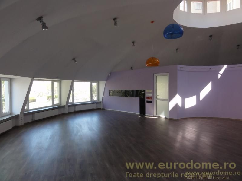 Vanzare cladire (spatiu amenajat 700 mp). - Poză 1