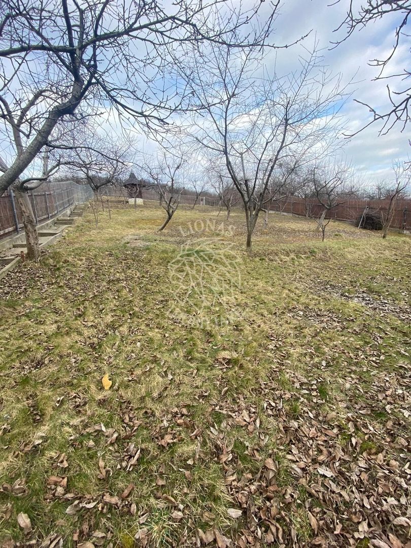 Teren intravilan 1000 mp+magazie-ideal casa-imprejmuit-Valea Rusului - Poză 1