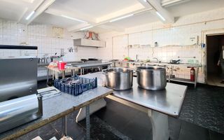 Spatiu comercial de închiriat cu 380 w Brasov - 60 mp # spatii-comerciale-brasov - Poză 2