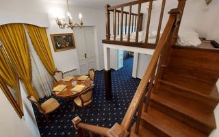Apartament 5 camere Piata Sfatului - Poză 2