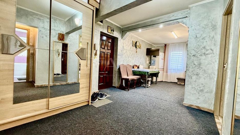 Apartament cu 4 camere, garaj și boxă în zona centrală Florești. - Poză 4