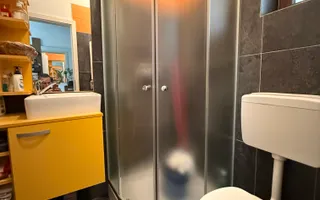 Casă înșiruită complet mobilată + curte+ 2 parcari în complex inchis! - Poză 18