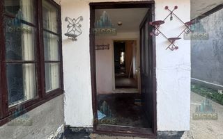 Casă de vânzare cu 3 camere - Poză 11