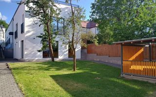 Cladire moderna, superfinisata 500 mp, teren 600 mp, 8 parcari - Poză 1