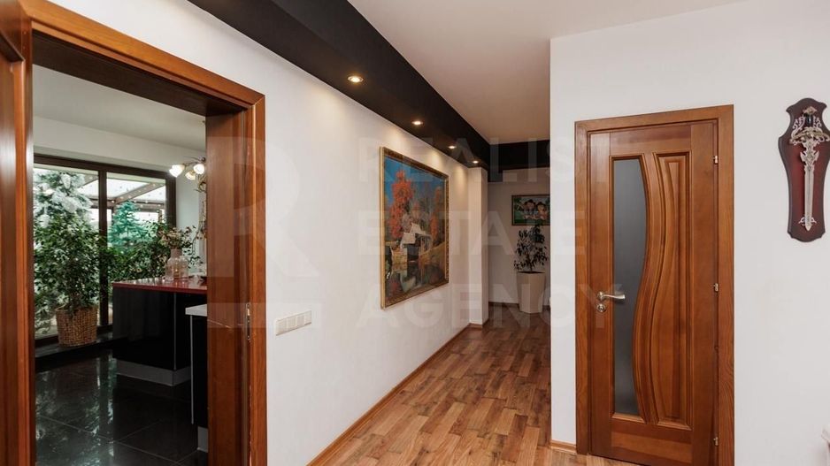 Vânzare, penthouse cu suprafața de 227 mp, str. Romană, Ungheni - Poză 16