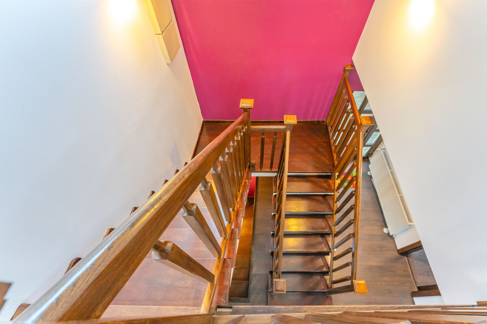 Casă modernă cu garaj și 4 dormitoare, aproape de Piața Sfatului - Poză 25