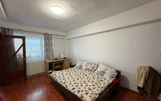 Garsoniera spatioasa, etaj intermediar, zona Garii - Poză 2