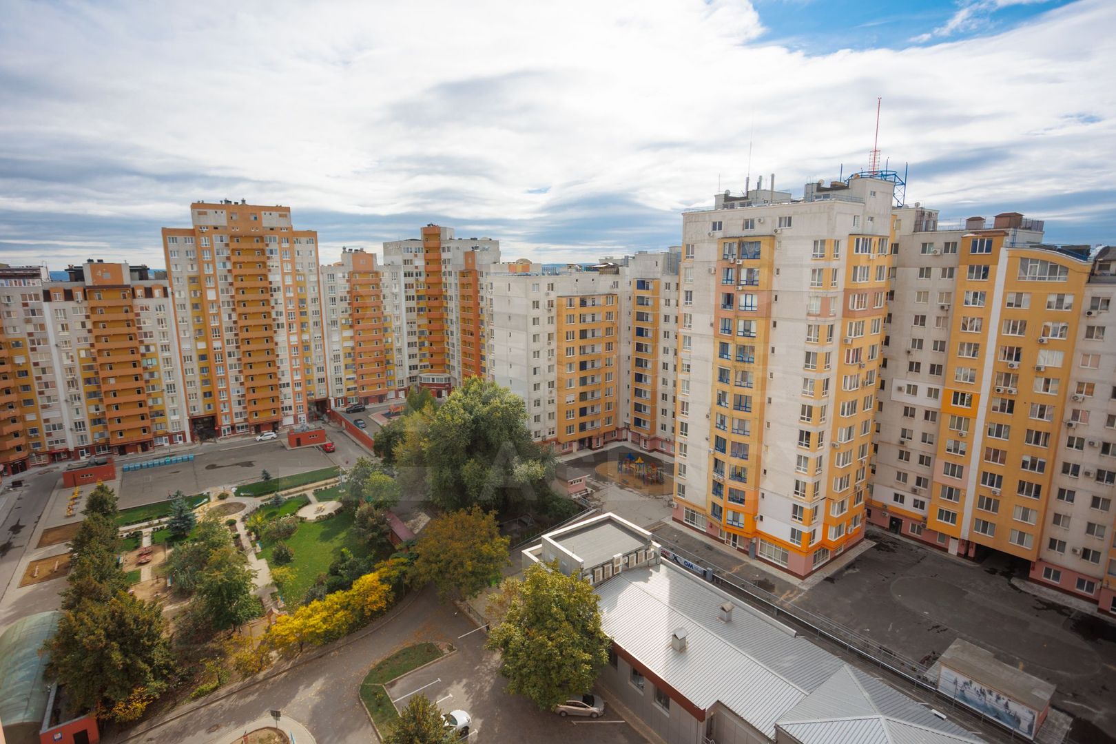 Spre vînzare apartament spațios, 2 dormitoare și living, sec. Botanica - Poză 31