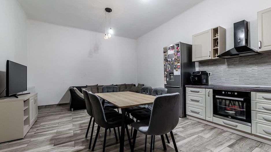 REZERVAT! Apartament 3 camere - Central - mobilat&utilat - COMISION 0 - Poză 3