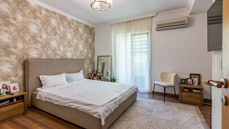 Apartament în Cosmopolis Renovat Modern - Poză 12