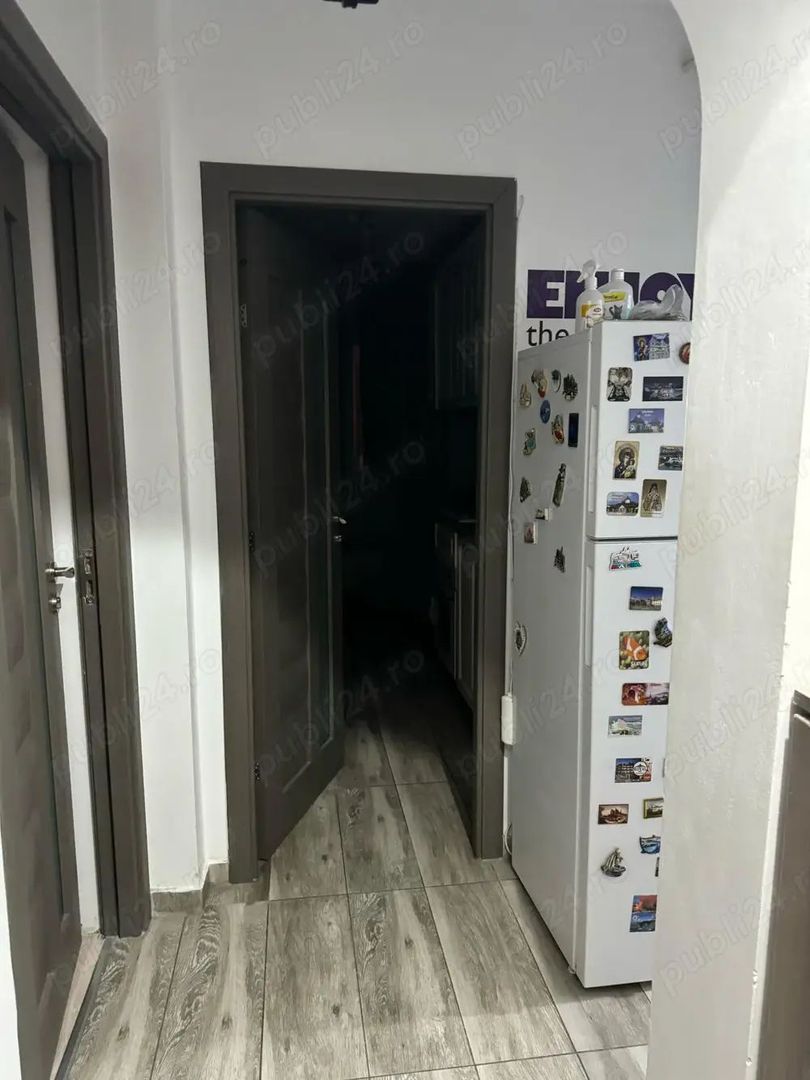 Apartament 3 camere | Etaj 1/10 | Zona Sala Polivalentă - Poză 3