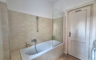 Apartament in casă, într-o zonă exclusivistă, priveliște deosebită. - Poză 18