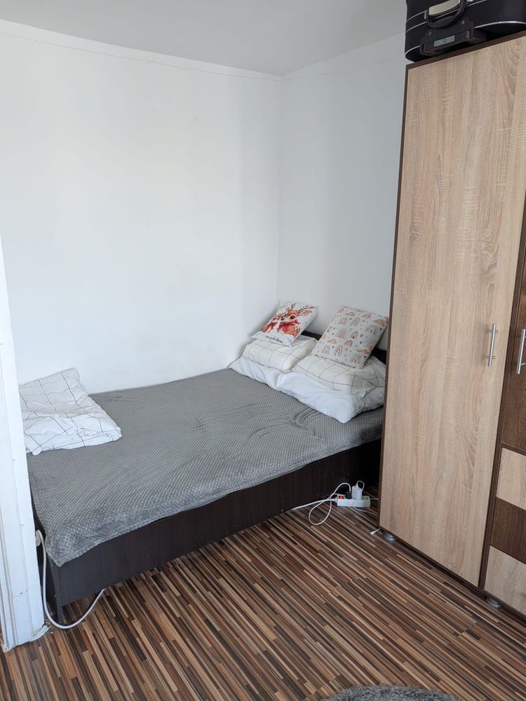 Garsoniera in bloc mixt langa metrou Gorjului, Militari - Poză 2
