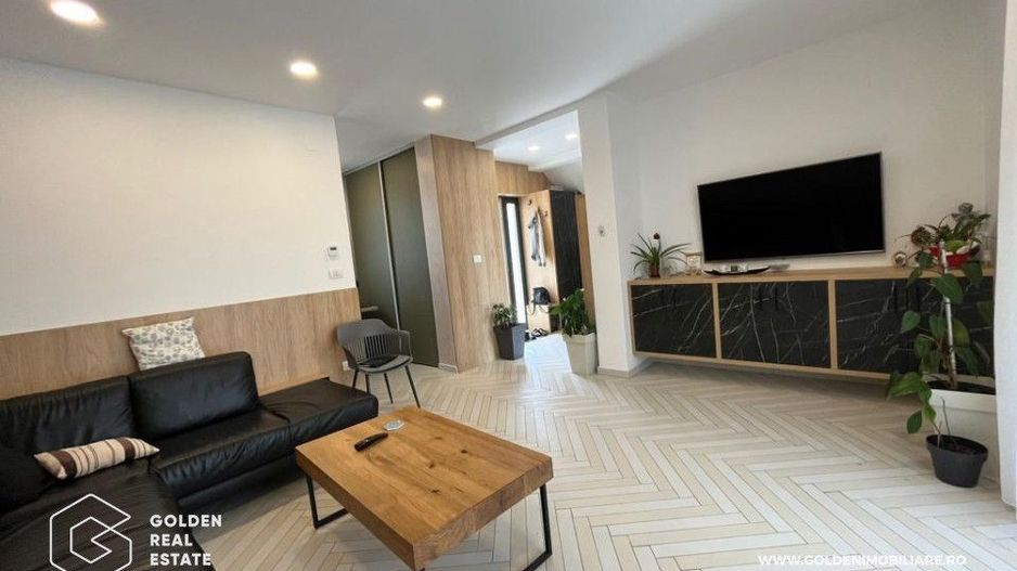 Casa tip triplex - penthouse cu vedere panoramica, zona Giroc - Poză 1